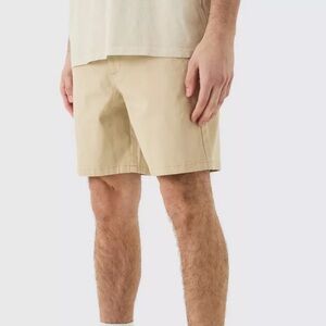 NWT Boohoo Men’s plus slim fit chino short size 42